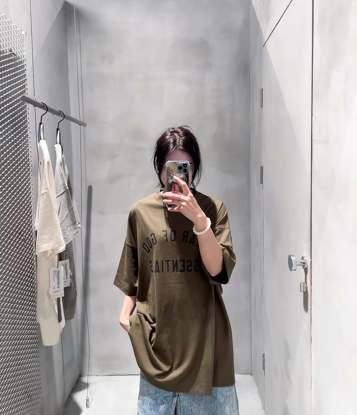 FW24 oversized t-shirt streetwear look