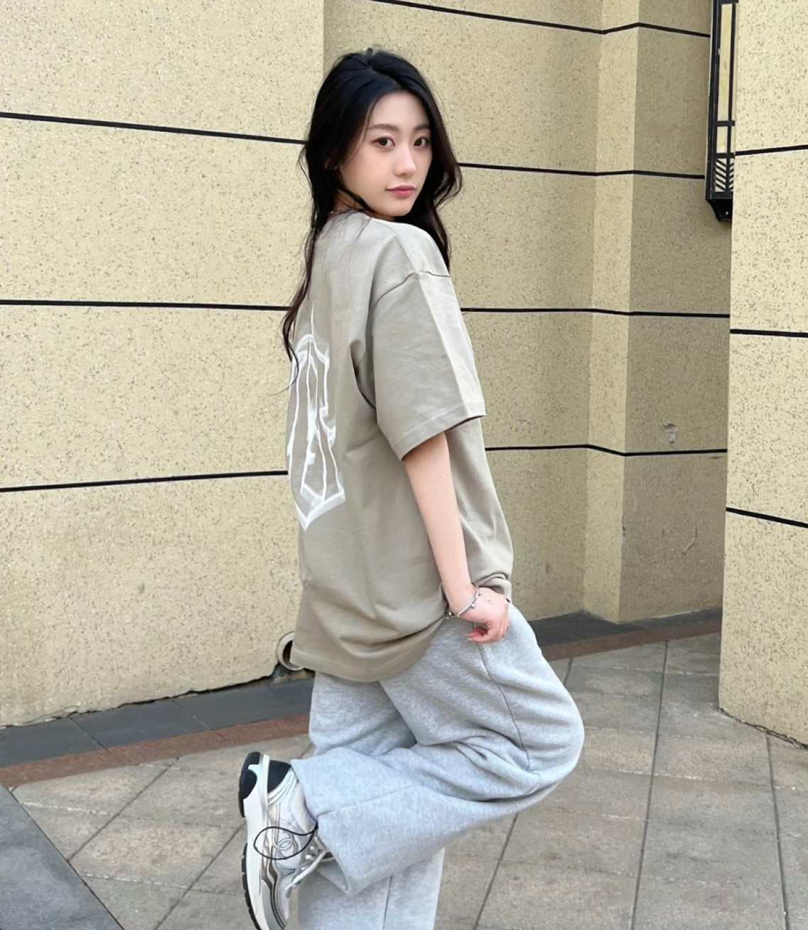 Boneless illusion Oversized Tee