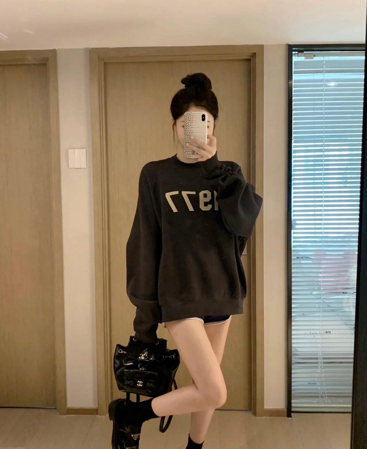 Essentials 1977 Pullover Crewneck