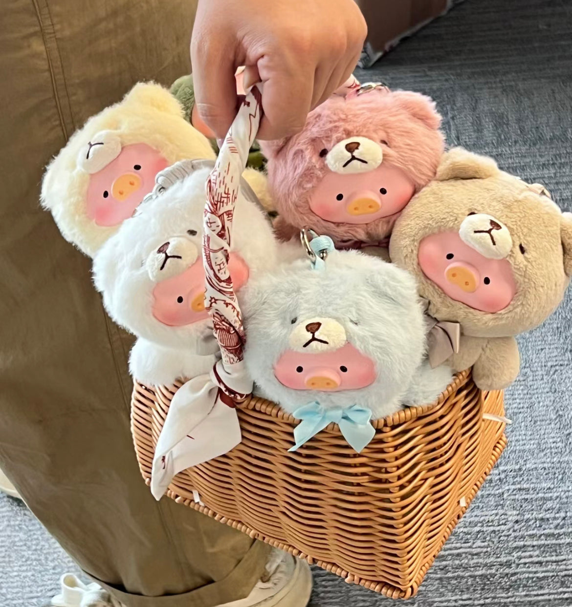(Authentic & Ready Stock Teddy labubu Lulupig blind box Mystery Box lulu猪 盲盒