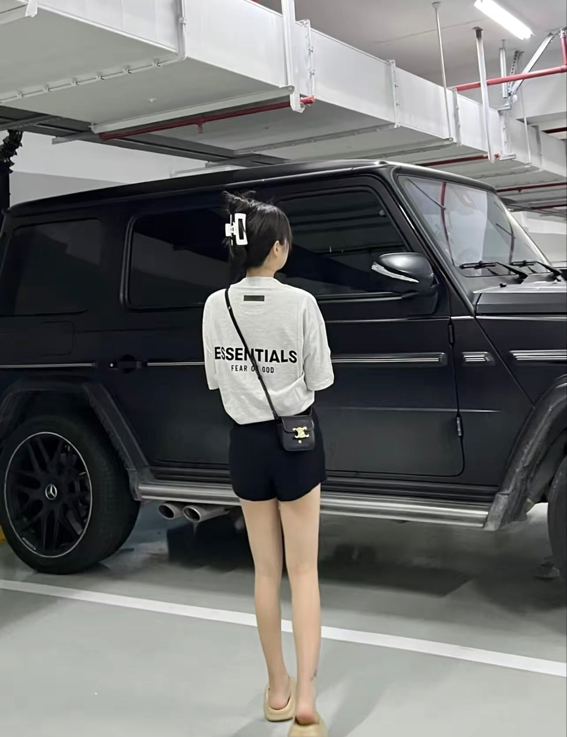 Essentials SS22 Fleece Logo Oversized Tee Light Oatmeal girl