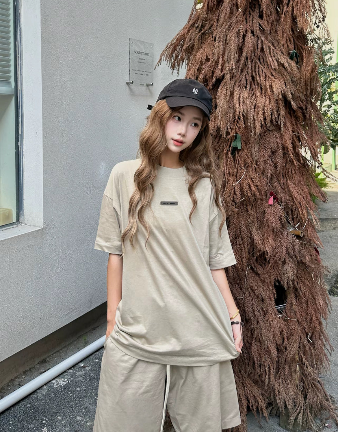 Unisex Essentials Fear of God SS25 Classic oversized t-shirt street style girl