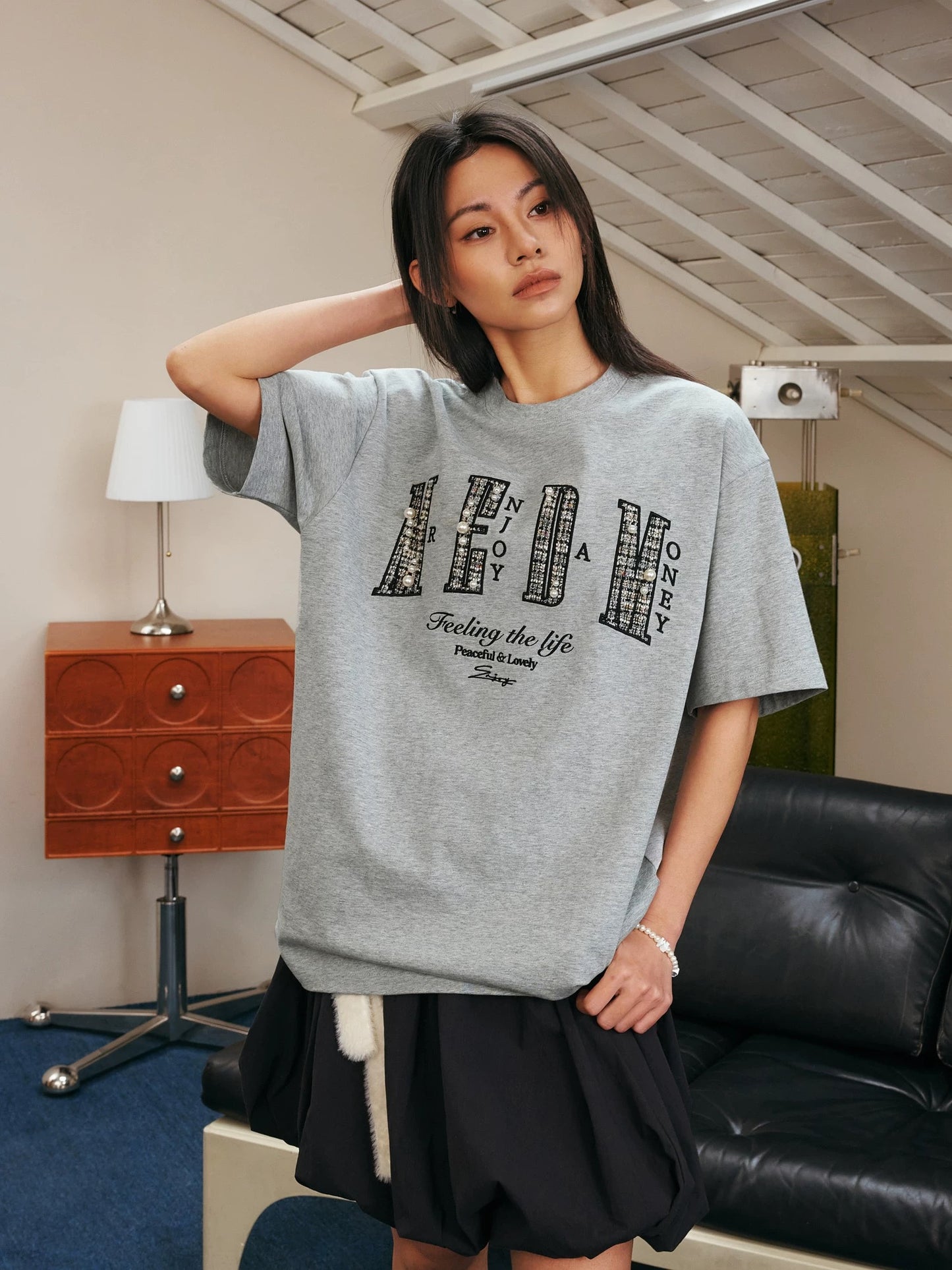 [READY STOCK] Medm SS25 Pearl Oversized Embroidery Logo T-Shirt | Medm Streetwear Tee | Unisex Couple Fashion Top  | 潮牌短袖 (Copy)